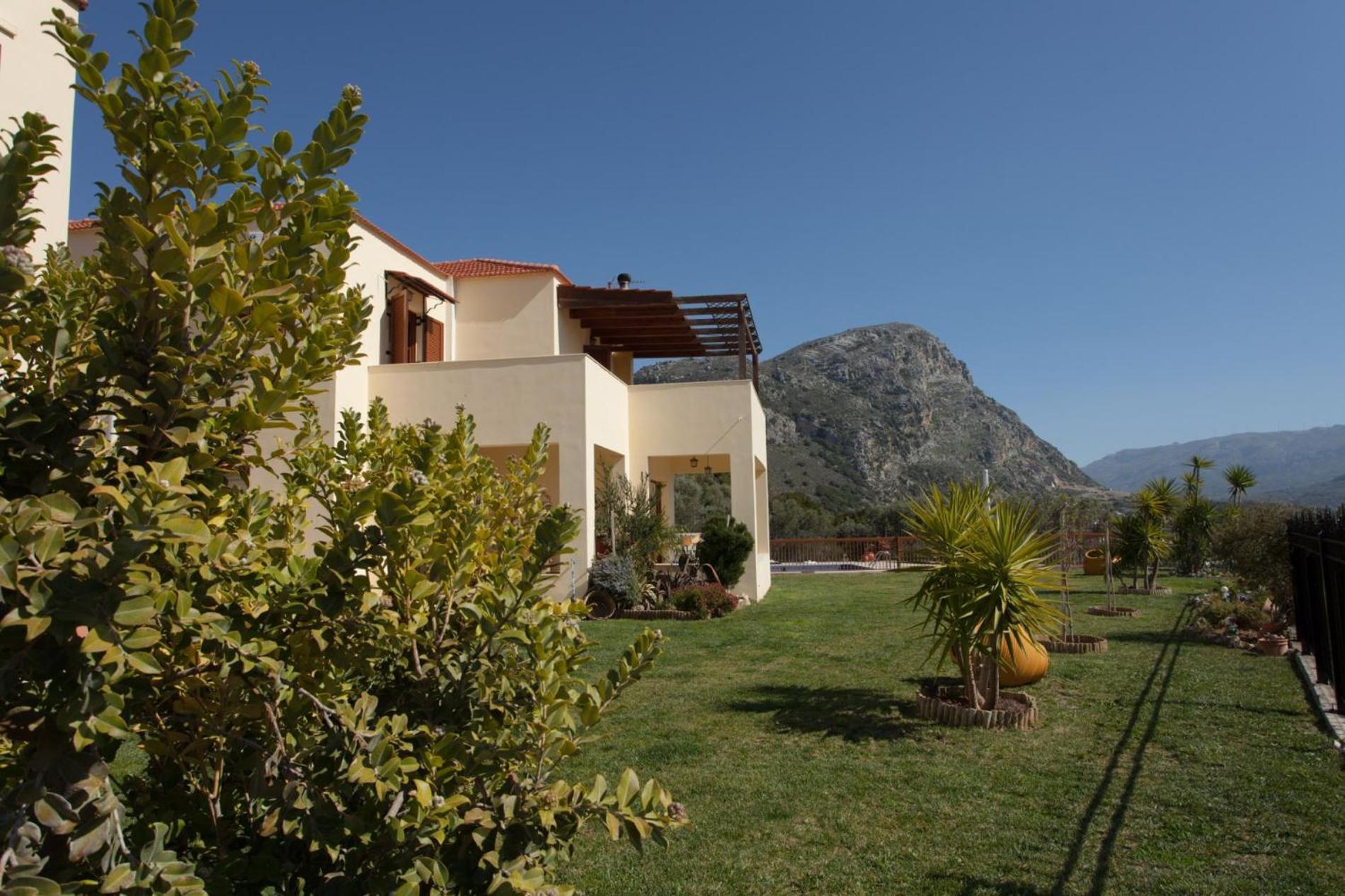 Cretan Crest